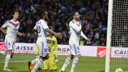 L'attaquant de Lyon, Lisandro Lopez, c&eacute;l&egrave;bre son but, lors de la rencontre contre Rennes, le 26 mai 2013.&nbsp; (PHILIPPE MERLE / AFP)