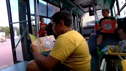 Les enfants dans le bus Chocolecture
 (France3/Culturebox)