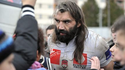 S&eacute;bastien Chabal, le 24 novembre 2013, apr&egrave;s un match de Lyon face &agrave; l'US Bressane, &agrave; Bourg-en-Bresse (Ain). (  MAXPPP)