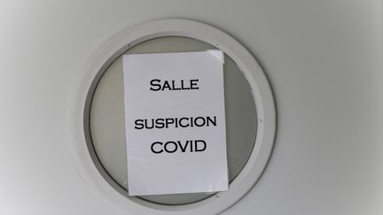 Une suspicion de cas de Covid-19 est signalée à l'école Croix-Bosset de Sèvres (Hauts-de-Seine), le 4 septembre 2020. (ARTHUR NICHOLAS ORCHARD / HANS LUCAS)