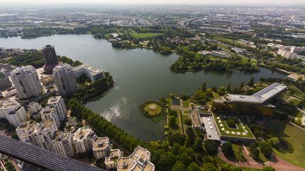 Vue aérienne du lac de Créteil (Val-de-Marne), en 2017. (AZOUZE STEPHANE / HEMIS.FR / HEMIS.FR)