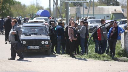 Des civils ukrainiens évacués de Marioupol (Ukraine), le 6 mai 2022. (LEON KLEIN / ANADOLU AGENCY / AFP)