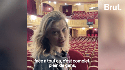 Elle est en tournée en 2024-2025 pour son spectacle “In Vigneaux Veritas”. Brut a passé une journée avec l’humoriste et ancienne avocate, Caroline Vigneaux.