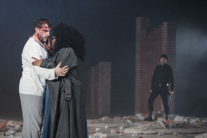 Andrea Carè et Latonia Moore dans "Tosca" à Rouen (Arnaud Bertereau)