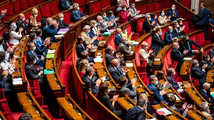 L'hémicycle de l'Assemblée nationale lors des questions au gouvernement,  le 23 juin 2020. (XOS? BOUZAS / HANS LUCAS / AFP)