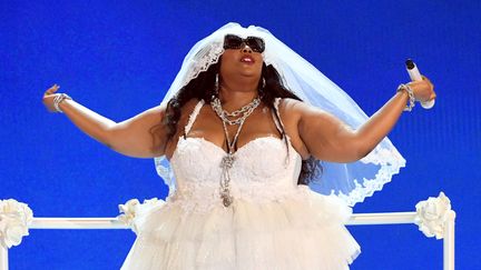 En robe de mariée, Lizzo a interprété son tube "Truth Hurts" aux BET Awards 2019. (KEVIN WINTER / GETTY IMAGES NORTH AMERICA)