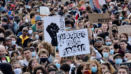 Manifestation en hommage à Adama Traoré à Paris, le 6 juin 2020. (NATHANAEL CHARBONNIER / RADIO FRANCE)