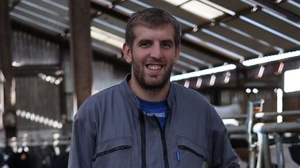 Adrien, 26 ans, agricuteur à Lay-Saint-Rémy en Meurthe-et-Moselle. (MANON MELLA / FRANCEINFO)