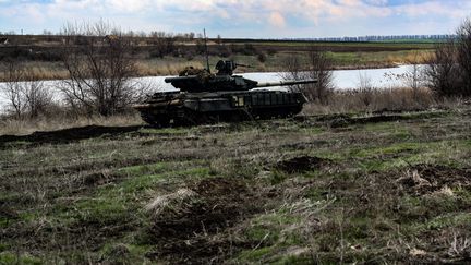 Un tank ukrainien dans la région de Donetsk, avril 2021 (photo d'illustration). (ARMED FORCES OF UKRAINE/HANDOUT / ANADOLU AGENCY)