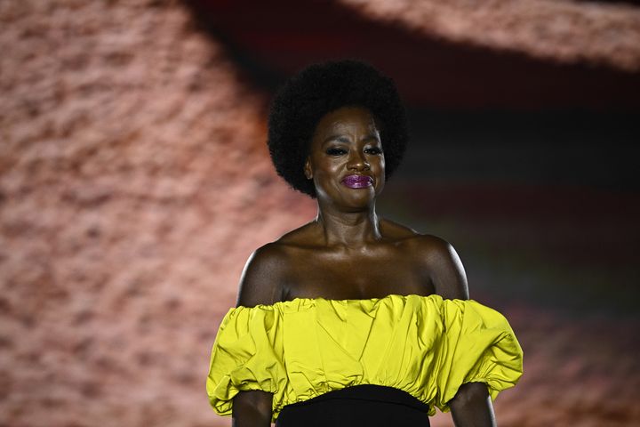 L'actrice Viola Davis au défilé L'Oréal Paris le 23 septembre 2024, premier jour de la Fashion Week de Paris (JULIEN DE ROSA / AFP)