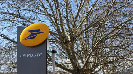 Le logo de La Poste à Belfort.  (MANON KLEIN / RADIO FRANCE)