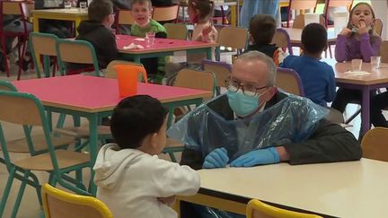 Côte-d’Or : un maire retrousse ses manches pour ne pas fermer la cantine