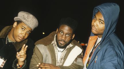 Le groupe de rap new-yorkais De La Soul (de gauche à droite Trugoy, Posdnuos et Maseo) le 4 avril 1989 à Amsterdam (Pays-Bas). (GIE KNAEPS / HULTON ARCHIVE / GETTY)