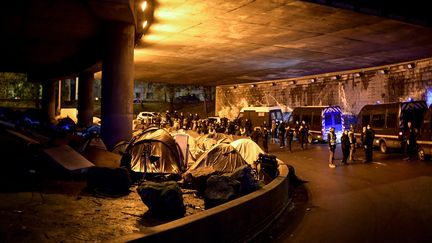 Paris : deux campements de 1 600 migrants évacués