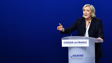 Marine Le Pen lors d'un meeting à Villepinte (Seine-Saint-Denis), le 1er mai 2017. (ANTONIO BORGA / ANADOLU AGENCY / AFP)