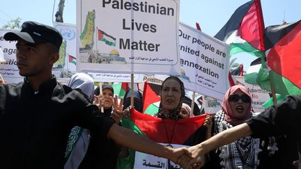 Manifestation&nbsp;à Gaza contre le projet&nbsp;d'annexion d'une partie de la Cisjordanie par Israël le 1er juillet 2020. (MAJDI FATHI / NURPHOTO / AFP)