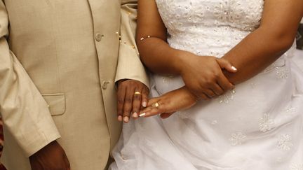 Mariage d'un couple en Ethiopie. Dans les campagnes,&nbsp;un homme qui ne peut pas payer la&nbsp;dot&nbsp;kidnappe et viole la femme, sachant que personne n'en voudra, puis il l'épouse. (PHILIPPE LISSAC / GODONG / PHOTONONSTOP)