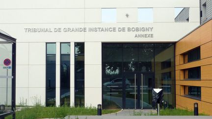 L'annexe du tribunal de Bobigny à Roissy (Val-d'Oise), ici en 2013 lors de son inauguration, a accueilli une première audience test le 24 juin 2017. (ALIX RIJCKAERT / AFP)