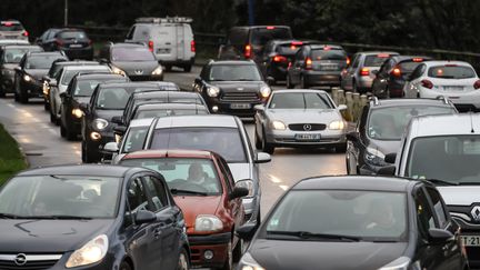 Près de 900 km de bouchons cumulés dans toute la France, à 12h samedi 23 décembre 2023 (VINCENT MICHEL / MAXPPP)