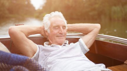 Selon l'enqu&ecirc;te, les difficult&eacute;s pour dormir semblent s'accro&icirc;tre chez les 40-59 ans. Leur fr&eacute;quence diminue ensuite, pass&eacute; 60 ans. (DOUGAL WATERS / DIGITAL VISION / GETTY IMAGES)