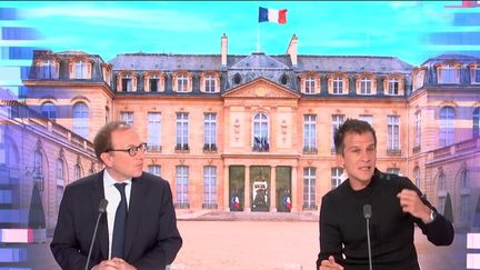 Gaspard Gantzer et Bertrand Périer étaient les invités du 8h30 franceinfo le mercredi 20 avril 2022. (FRANCEINFO / RADIOFRANCE)