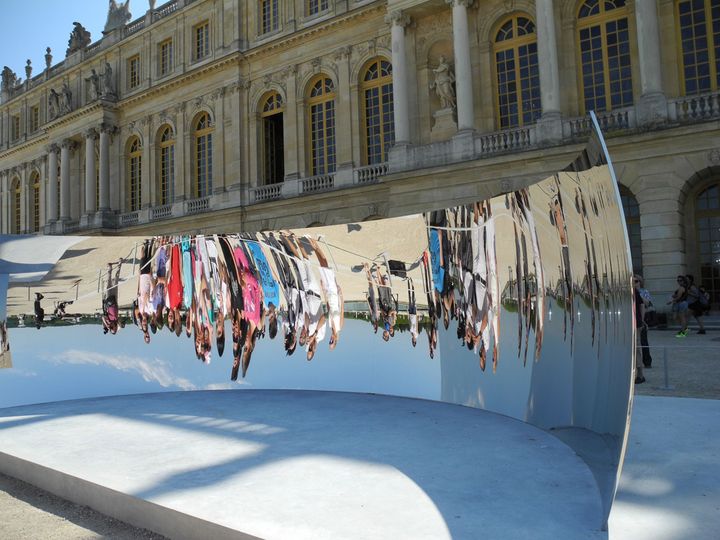 Anish Kapoor, "C-Curve", 2007
 (photo Valérie Oddos / Culturebox / France Télévisions)