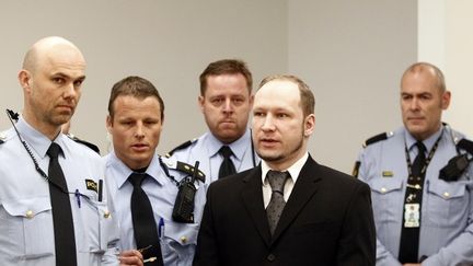 Anders Behring Breivik au tribunal d'Oslo (Norv&egrave;ge), le 23 avril 2012. (LISE ASERUD / AFP)