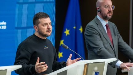 Le président ukrainien Volodymyr Zelensky donne une conférence de presse à Bruxelles, le 9 février 2023. (JONAS ROOSENS / ANP MAG / AFP)