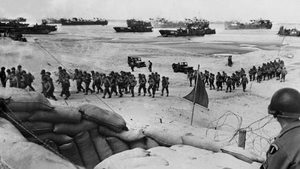 Militaires alliés débarquant sur une plage de Normandie le 6 juin 1944, jour du fameux D-Day
 (AFP)