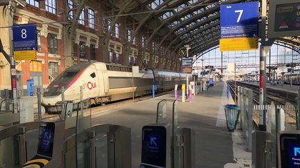 Un TGV en gare du Nord, à Paris (illustration). (AURÉLIEN ACCART / RADIO FRANCE)