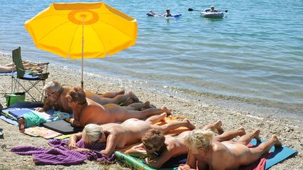 Des naturistes sur une plage allemande (WALTRAUD GRUBITZSCH / DPA)