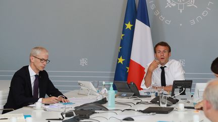 Le président Emmanuel Macron et le ministre de la Culture Franck Riester présentent des mesures pour la culture.&nbsp; (LUDOVIC MARIN / POOL)