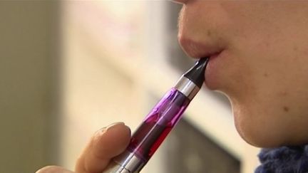 Santé : la cigarette électronique, bientôt un médicament pour arrêter de fumer ?