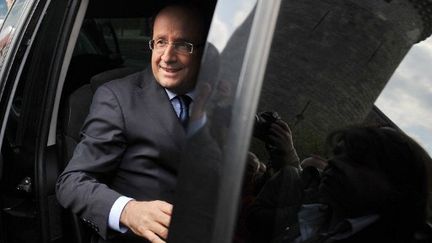 François Hollande en voiture après son meeting à Tours début avril (AFP PHOTO / ALAIN JOCARD)