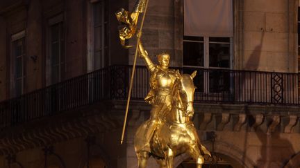 La statue de Jeanne d'Arc, place des Pyramides, à Paris, le 3 avril 2019. (MANUEL COHEN / AFP)