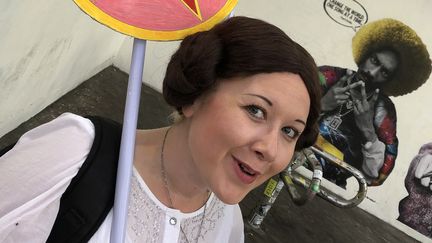 Kristin Grady, fan et clône de la princesse Leia alias Carrie Fischer, à Hollywood le 16 décembre 2019 (JAVIER TOVAR / AFP)