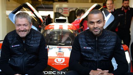 Patrice Lafargue (à gauche), le président du groupe immobilier IDEC, et&nbsp;Tony Parker (à droite), ancien basketteur des San Antonio Spurs, aux 24 Heures du Mans (Sarthe), le 14 juin 2019.&nbsp; (JEAN-FRANCOIS MONIER / AFP)