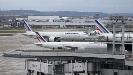 &nbsp; (Faute de données météo, des avions ne peuvent pas quitter l'aéroport parisien d'Orly © MaxPPP)