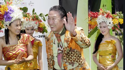 Le créateur de mode japonnais Kansai Yamamoto à Tokyo en 2009.&nbsp; (YOSHIKAZU TSUNO / AFP)