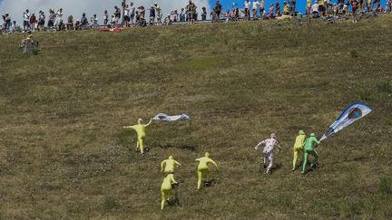 En revanche, l'intensification de l'emploi de combinaison&nbsp;zenta&iuml; a parfois donn&eacute; l'impression d'assister &agrave; un &eacute;pisode des T&eacute;l&eacute;tubbies, comme le 23 juillet entre Gap et Saint-Jean-de-Maurienne. (LIONEL BONAVENTURE / AFP)