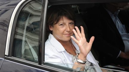 Martine Aubry, à son arrivée à la Gare de La Rochelle, le 26/8/10 (AFP/Xavier Leoty)