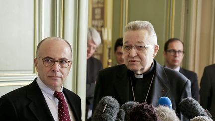 &nbsp; (Le plan Vigipirate sera adapté aux églises selon le minsitre de l'Intérieur, ici aux côtés de Mgr Vingt-Trois © MaxPPP)