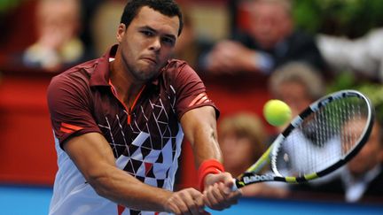 Le tennisman fran&ccedil;ais Jo-Wilfried Tsonga lors de la finale au tournoi de Vienne (Autriche), le 30 octobre 2010. (SAMUEL KUBANI / AFP)