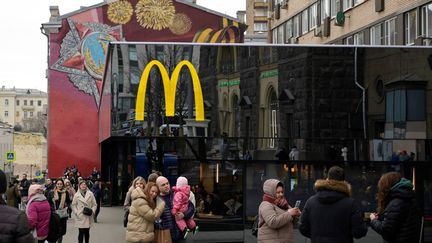 Un restaurant&nbsp;McDonald's à Moscou en Russie, le 13 mars 2022.&nbsp; (AFP)