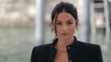 L'actrice cubaine&nbsp;Ana de Armas à la Mostra de venise, le 8 septembre 2022. (LUCA CARLINO / NURPHOTO via AFP)