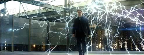 David Bowie interprète Nikola Tesla dans la démonstration d'une de ses expériences, dans "Le Prestige" de Christopher Nolan
 (Warner Bros. France)