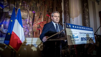 La liste des Républicains conduite par Xavier Bertrand l'a emporté avec 57,7% des voix contre 42,3% pour la présidente du Front national, Marine Le Pen, dans la région Nord-Pas-de-Calais-Picardie.