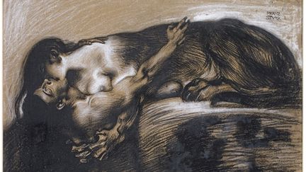 Franz von Stuck, "Le Baiser du Sphinx", apr&egrave;s 1895. Fusain, pierre noire et rehauts de blanc sur papier brun clair, 55 x 48,5 cm. Collection particuli&egrave;re. (DR)