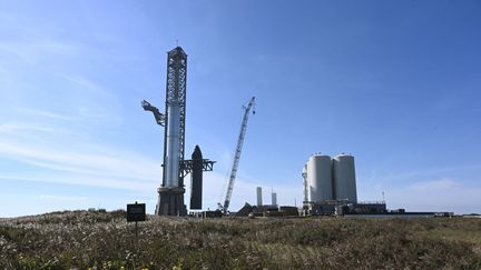 Le Super Heavy-Starship de SpaceX sur la rampe de lancement de Starbase à Boca Chica, Texas, le 16 novembre 2023. (TIMOTHY A. CLARY / AFP)