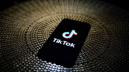 Le logo de l'application Tik Tok. (JAKUB PORZYCKI / NURPHOTO)